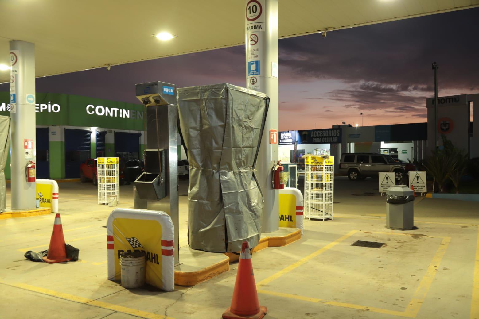 $!Clausura Profeco dos gasolineras en Mazatlán por irregularidades en las bombas
