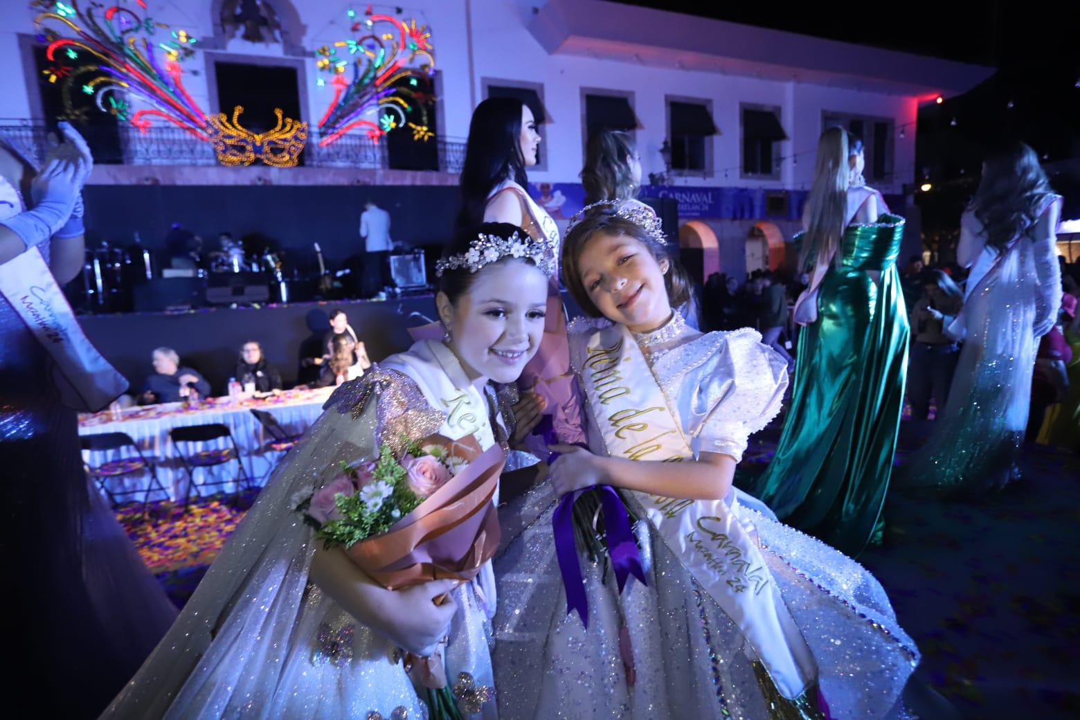 $!María Paula es Reina Infantil y Héctor Limón Rey de la Alegría del Carnaval de Mazatlán