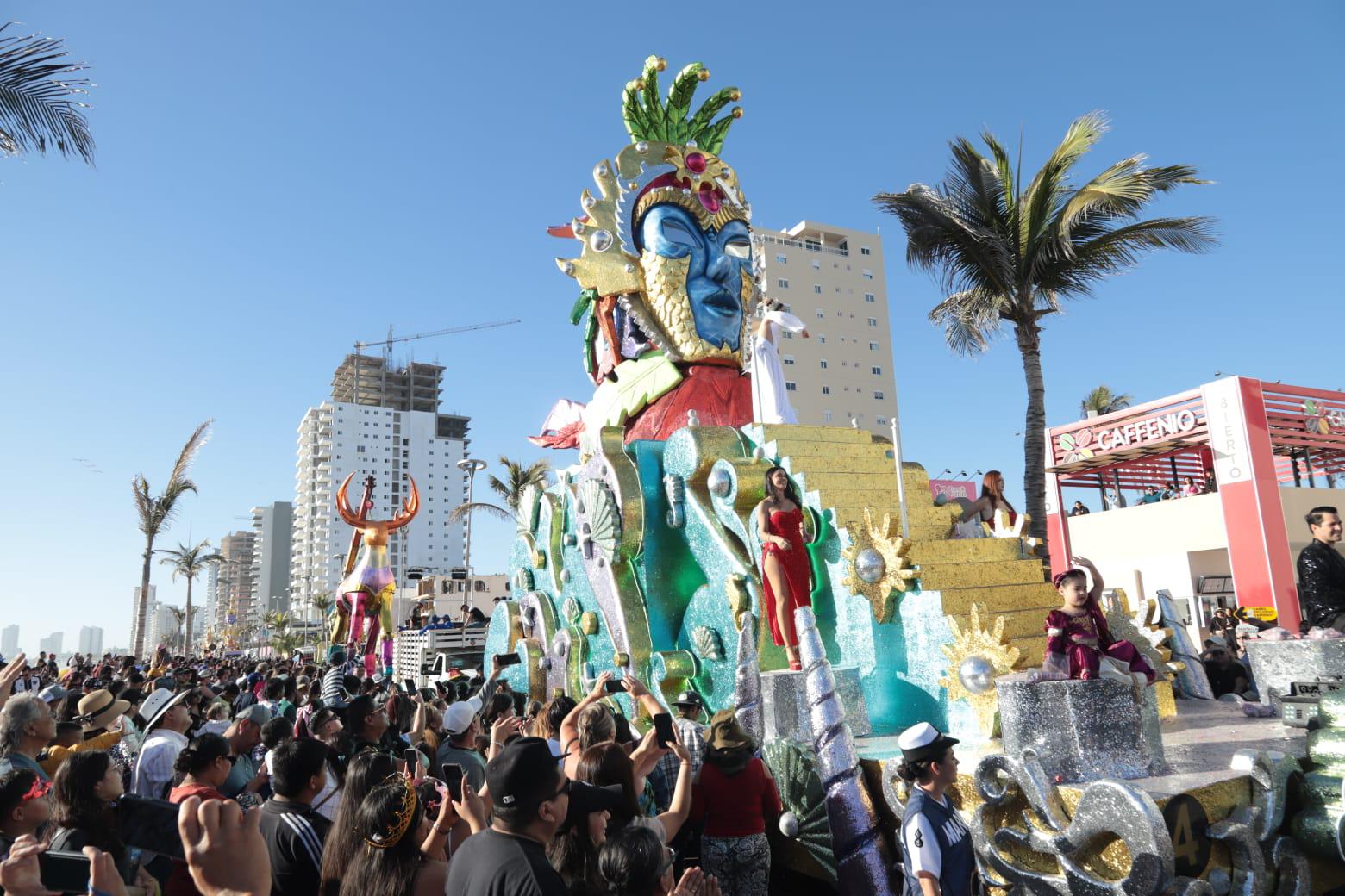 $!Mazatlán se llena de fiesta, música y color con el segundo desfile del Carnaval 2025