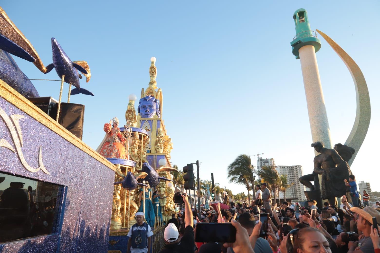 $!Trae desfile del Carnaval de Mazatlán 2025 un momento de paz y diversión a los ciudadanos