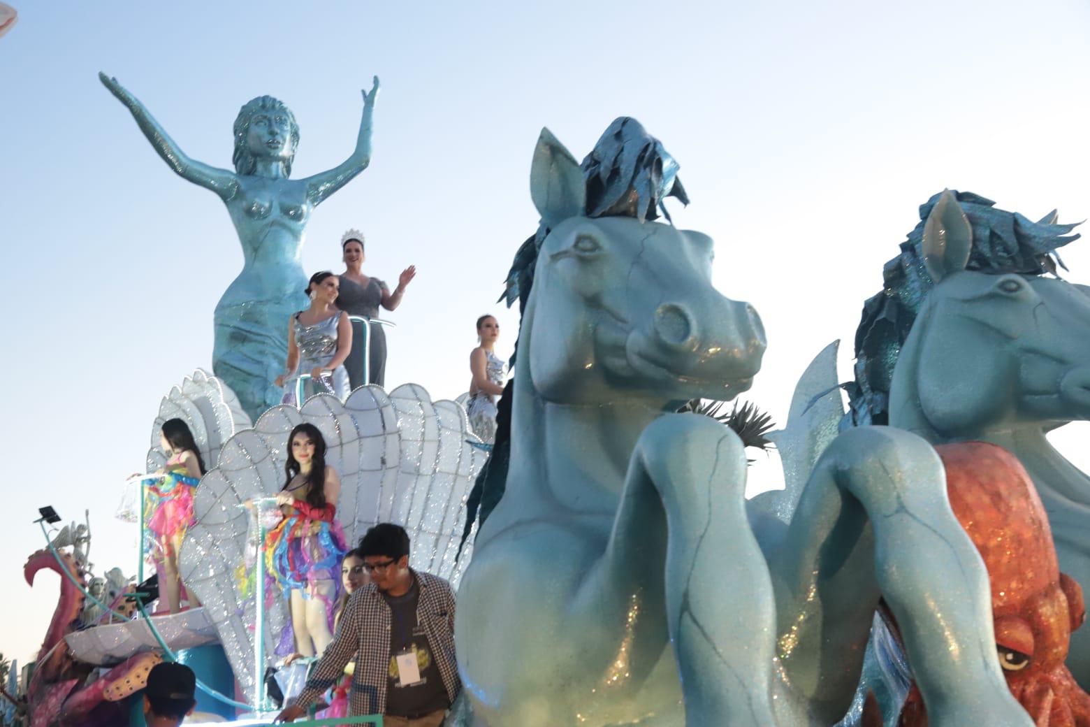 $!Vive Mazatlán la emoción del primer desfile del Carnaval de Mazatlán