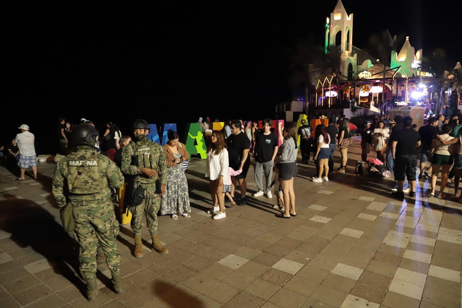 $!Disminuye afluencia de vacacionistas en las Letras de Mazatlán