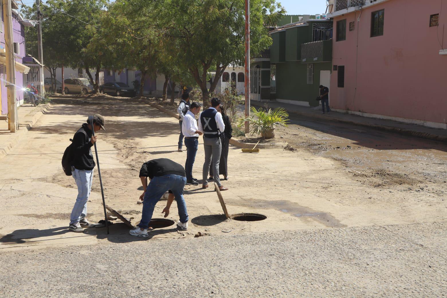 $!Supervisa Alcalde de Mazatlán obras que están por concluir en el Infonavit Alarcón