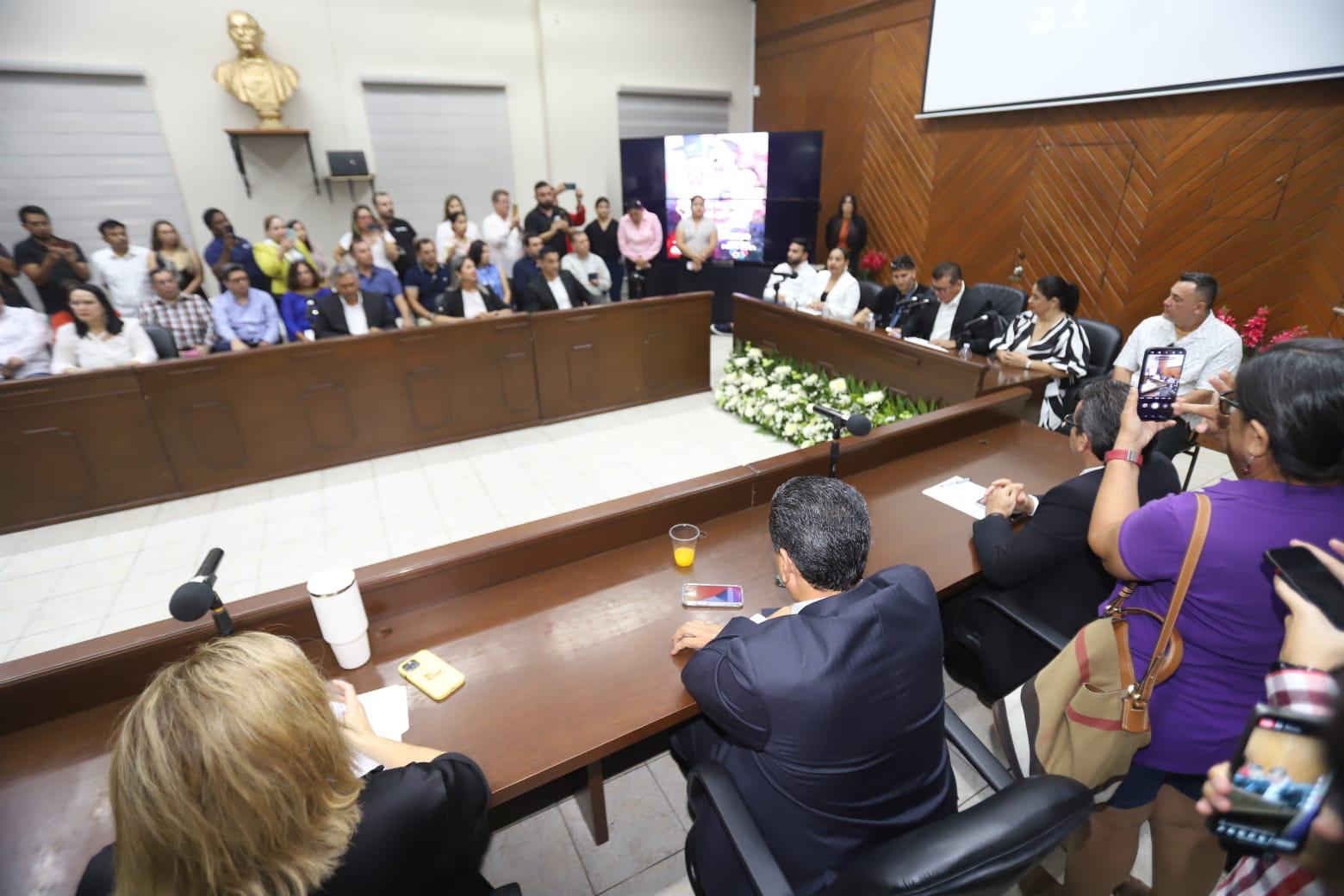 $!Aprueba Cabildo incentivo de $250 mil para Marco Verde y $100 mil para Radamés Hernández