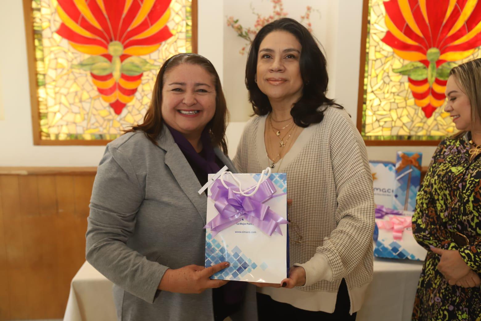 $!Marisela González y Guillermina García.