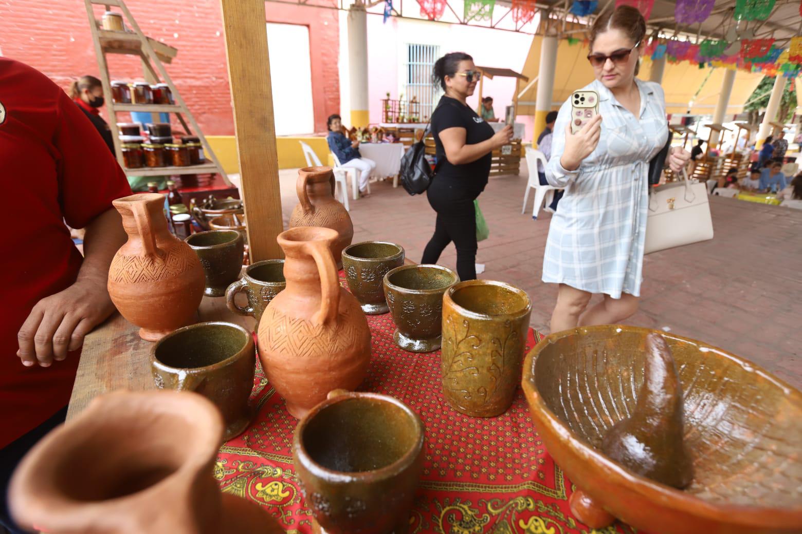 $!Aumentan en un 65% las visitas al tianguis del Pueblo Señorial de La Noria