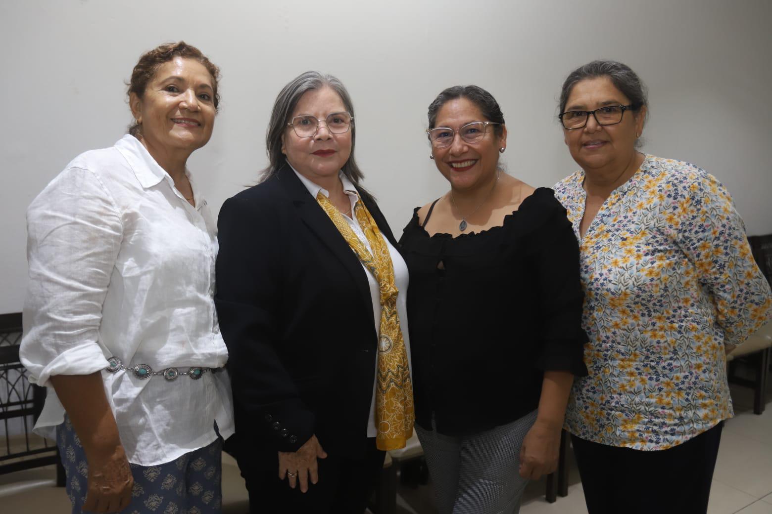 $!Altagracia Rojas, Rosy Ayala, Lourdes Rodríguez y Rosario Chavarín.