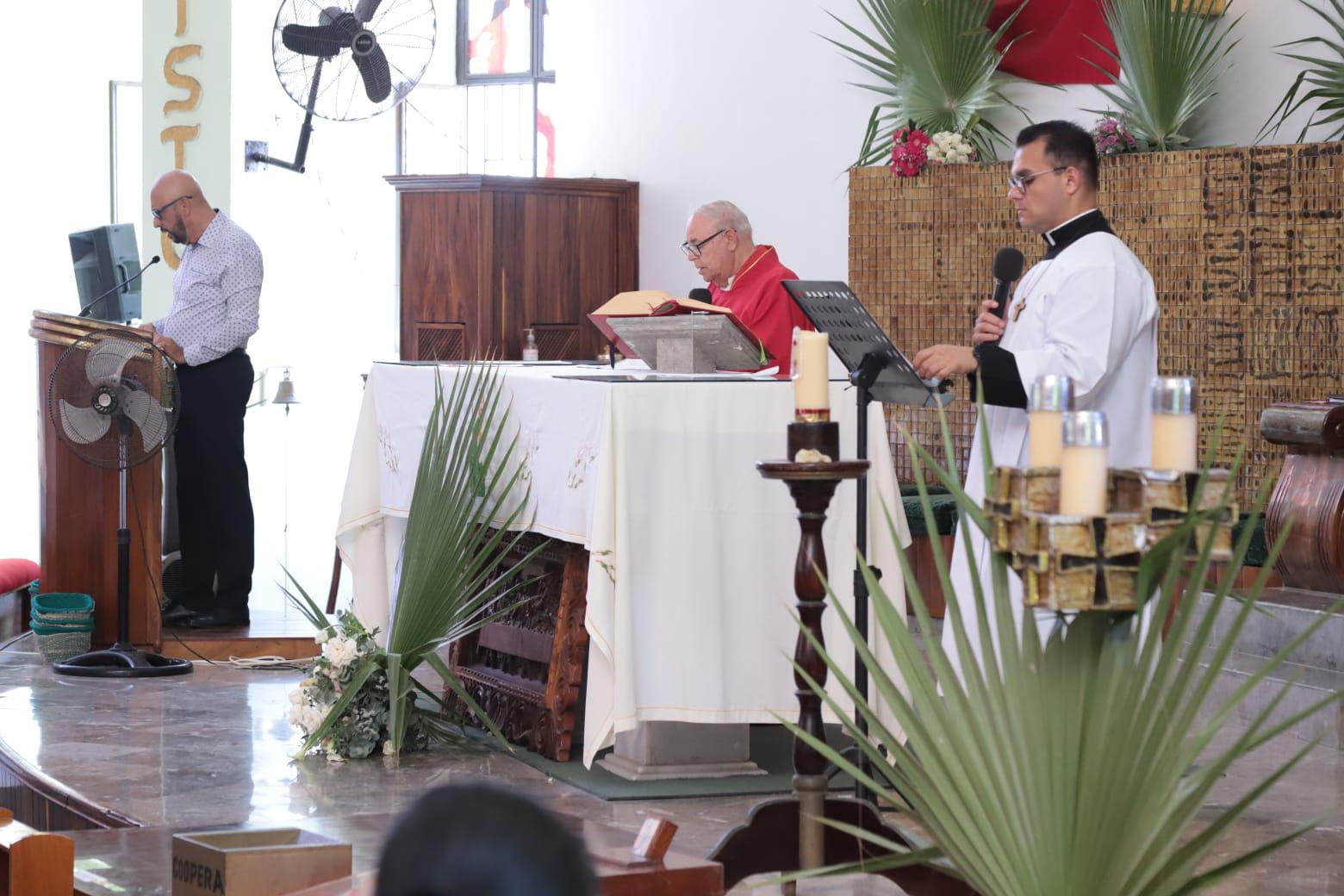 $!Celebra parroquia San Judas Tadeo el Domingo de Ramos con lectura de la ‘Pasión del Señor’