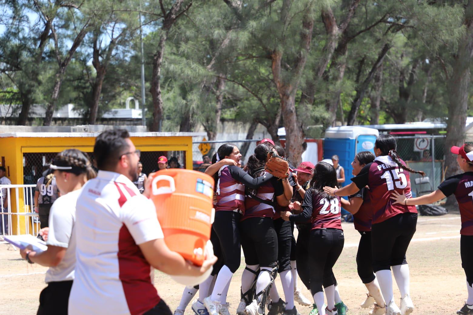 $!¡Son niñas de oro! Sinaloa se cuelga el oro en softbol de Nacionales Conade