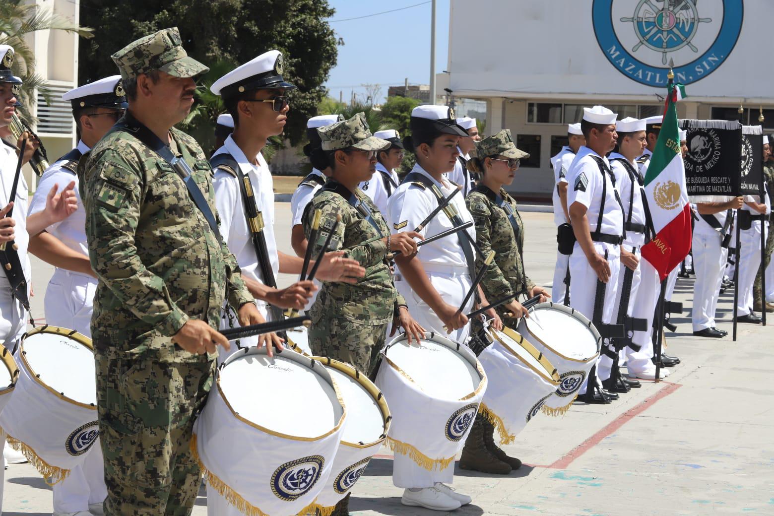$!Toman protesta de Bandera al personal de marineros del SMN clase 2006, remisos y mujeres voluntarias
