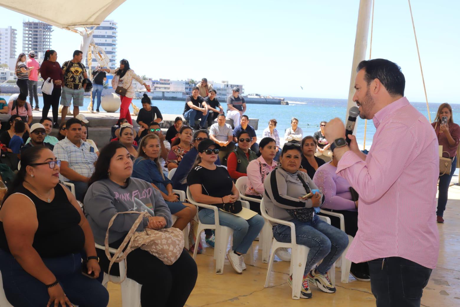 $!Entregan cerca de 250 apoyos para los tianguistas de la Juárez, Flores Magón y empacadoras de camarón