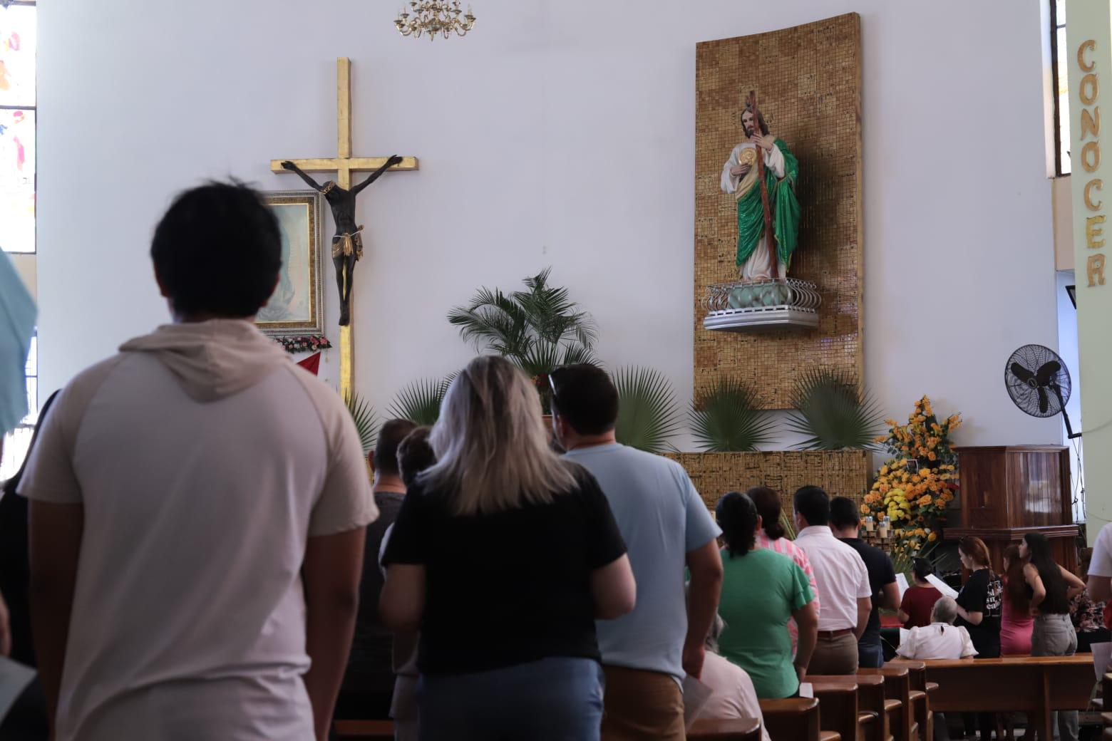 $!Celebra parroquia San Judas Tadeo el Domingo de Ramos con lectura de la ‘Pasión del Señor’