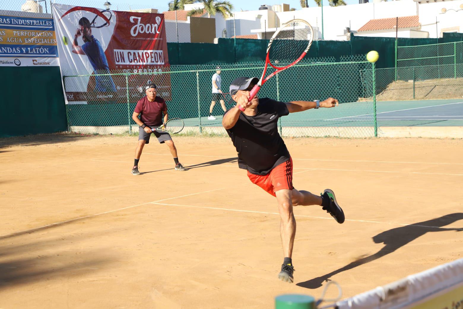 $!Mazatleco Luis Patiño accede a final de Tenis Nancy Grimes