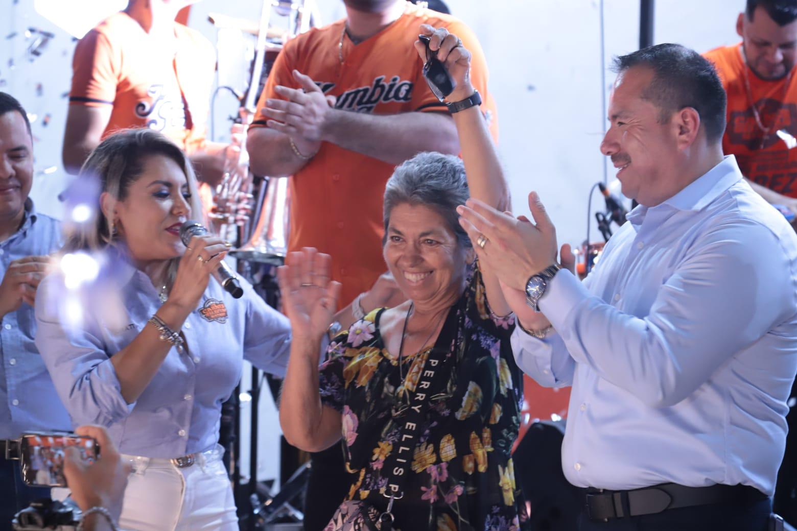 $!Cumple Carnes Selectas Nayarit con rifa de un auto nuevo tras apertura de su tercera sucursal en Mazatlán