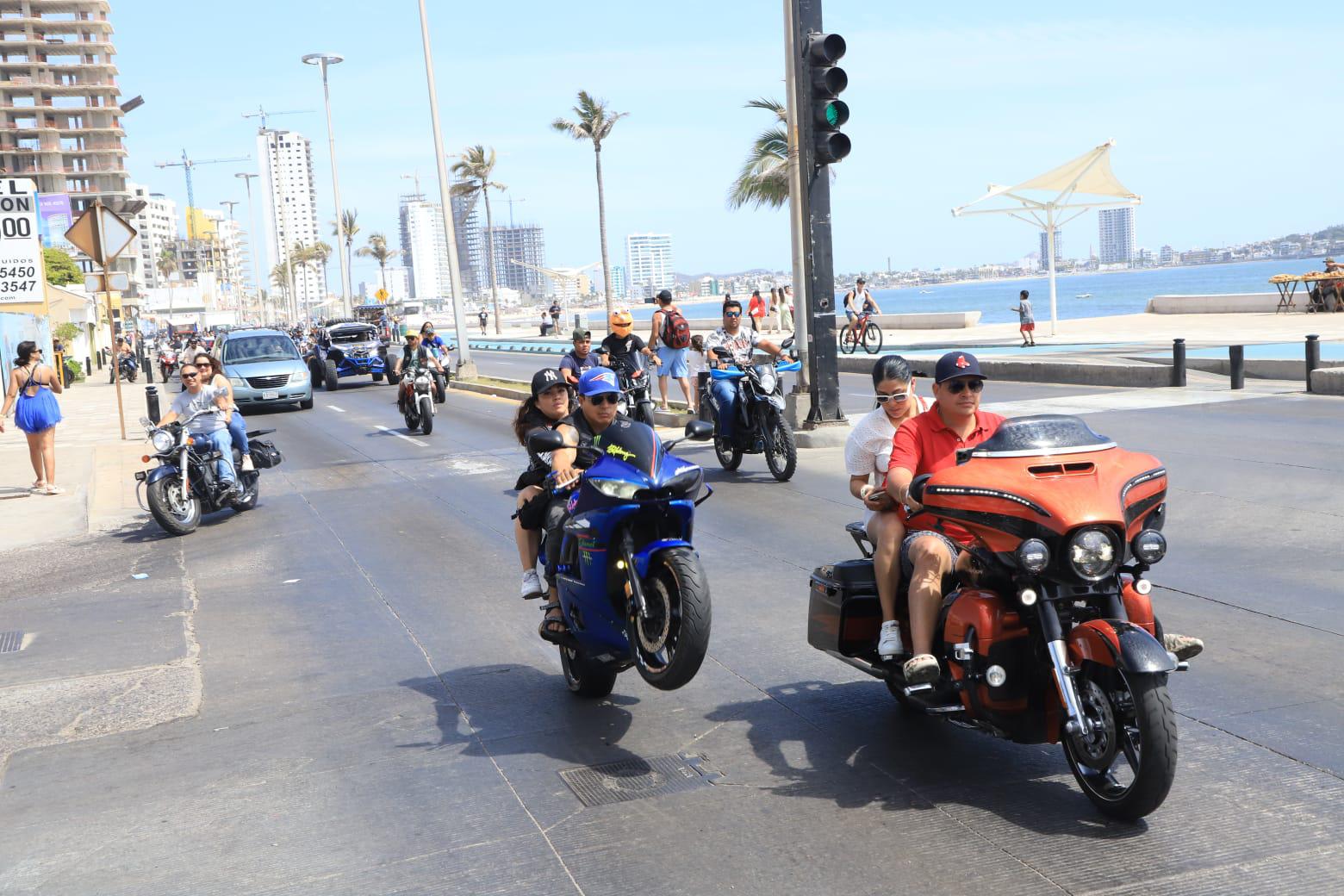 $!VIDEO | Se registran dos accidentes de motociclistas en el mismo crucero en Mazatlán