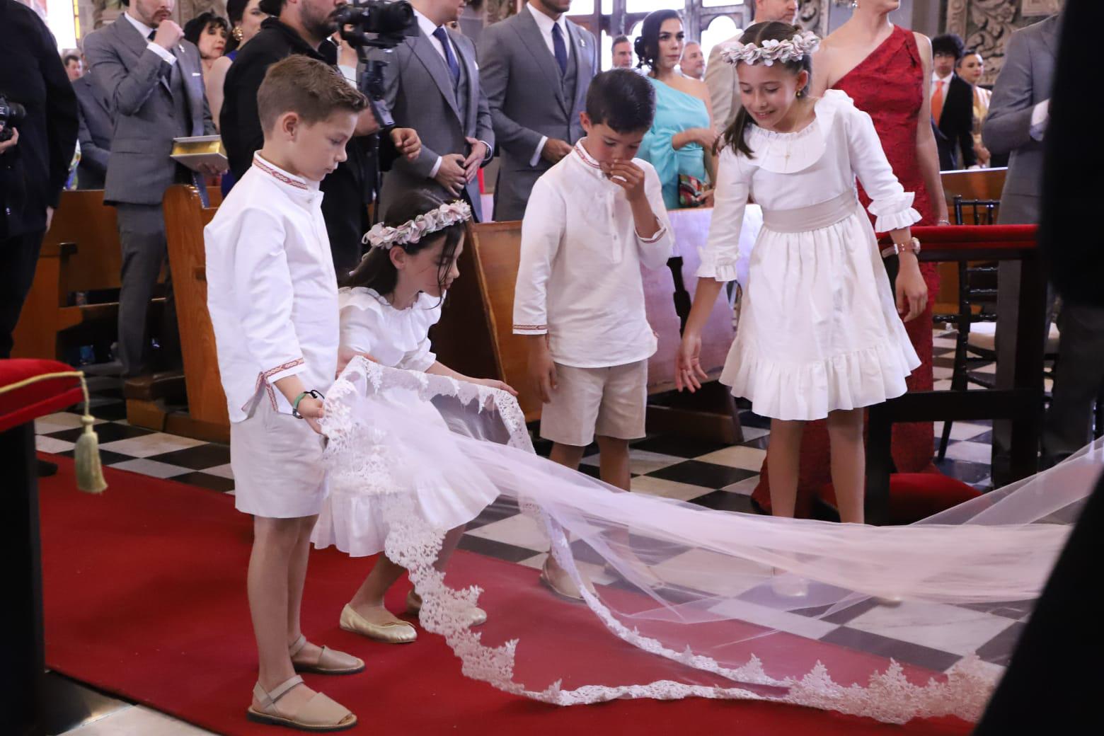 $!Ana Sofía Ley y Quirino Ordaz Fuentes se dan el sí ante el altar