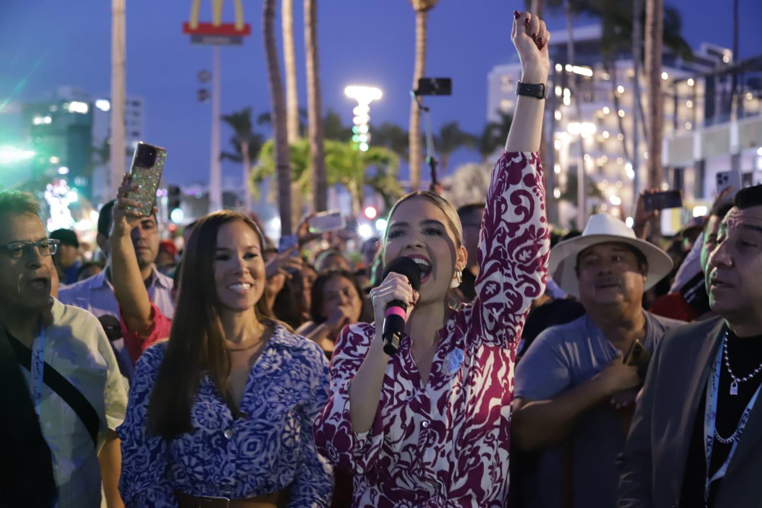 $!Mazatlán logra el Récord Guinness de la Banda de Música Folclórica Más Grande del Mundo