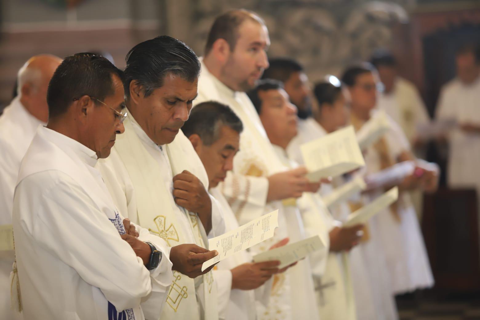 $!Sacerdotes de la Diócesis de Mazatlán renuevan sus promesas en la Misa Crismal