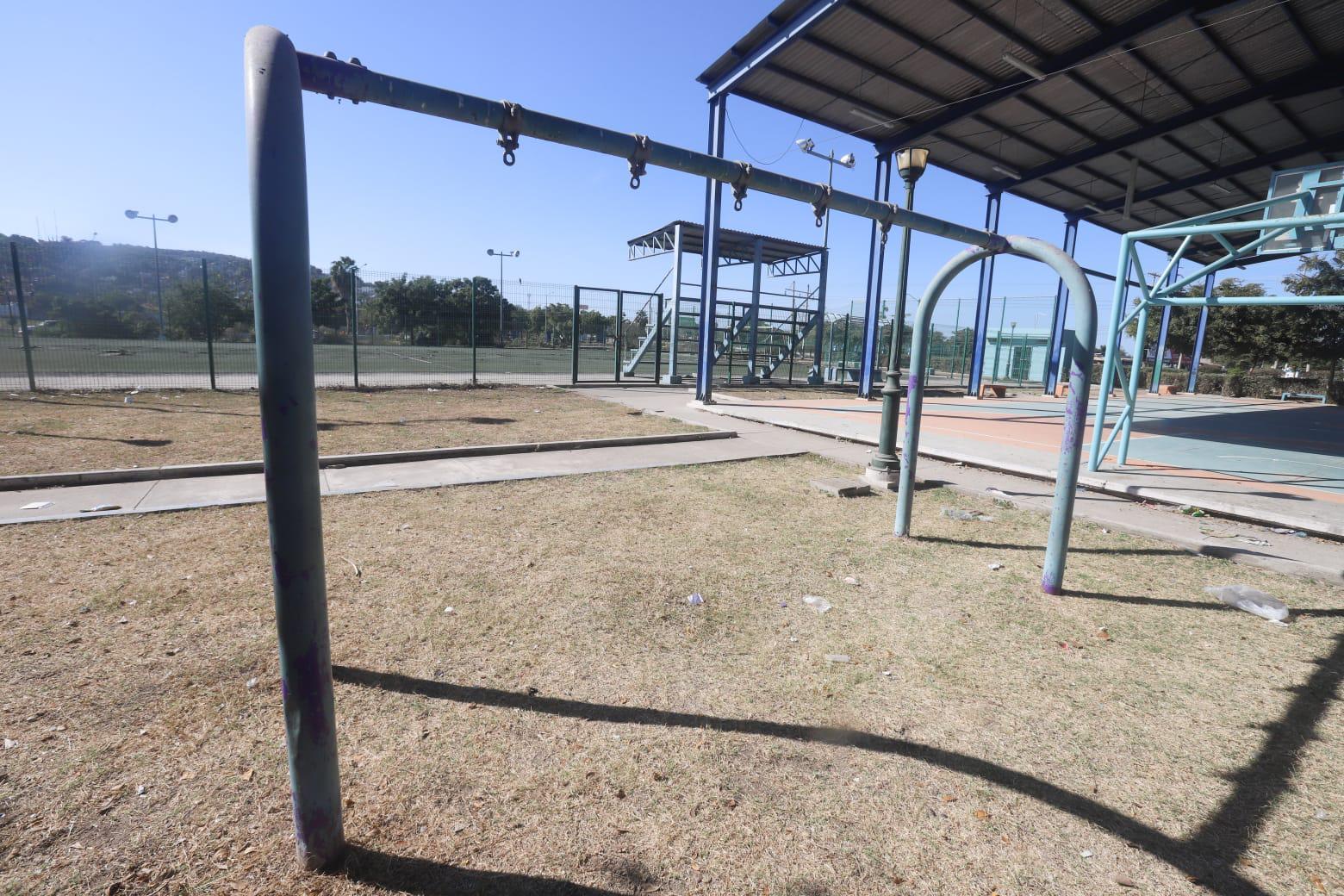 $!Está campo y parque de La Foresta en el abandono; Imdem promete rehabilitarlo