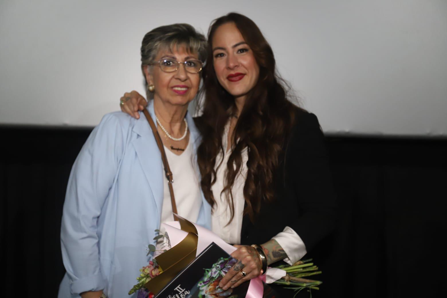 $!Concepción Zataráin Zatarain con su hija Carolina.