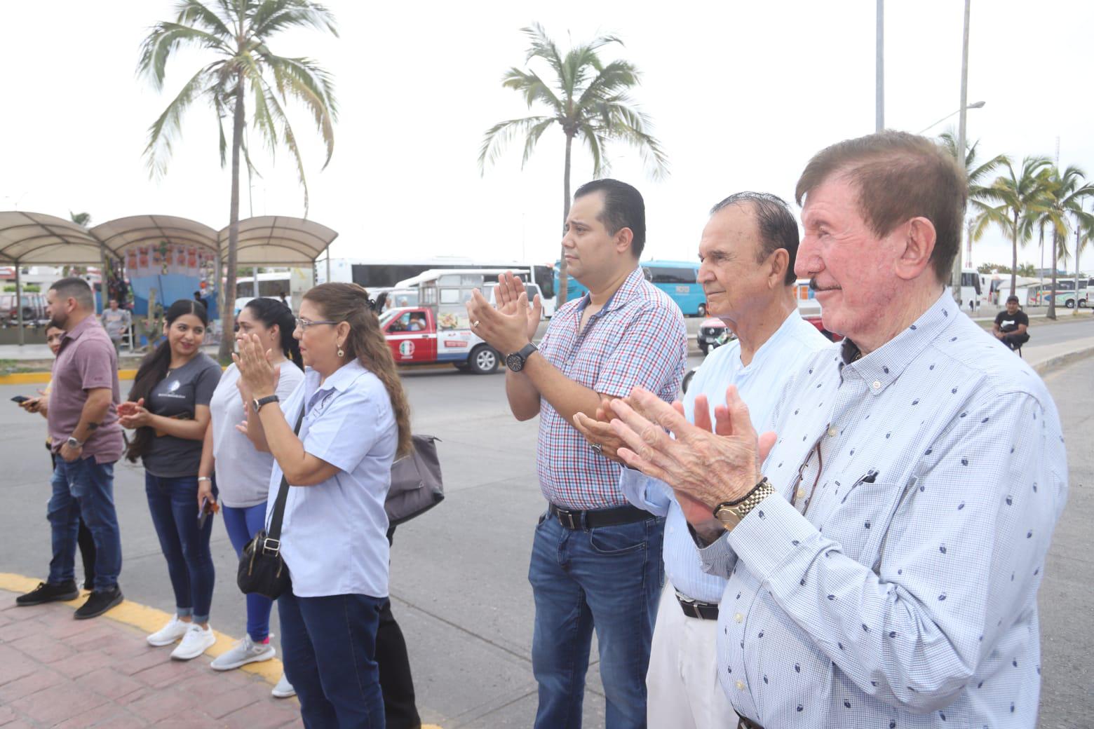 $!Recuerdan a don Cruz Lizárraga al son de la tambora en Mazatlán