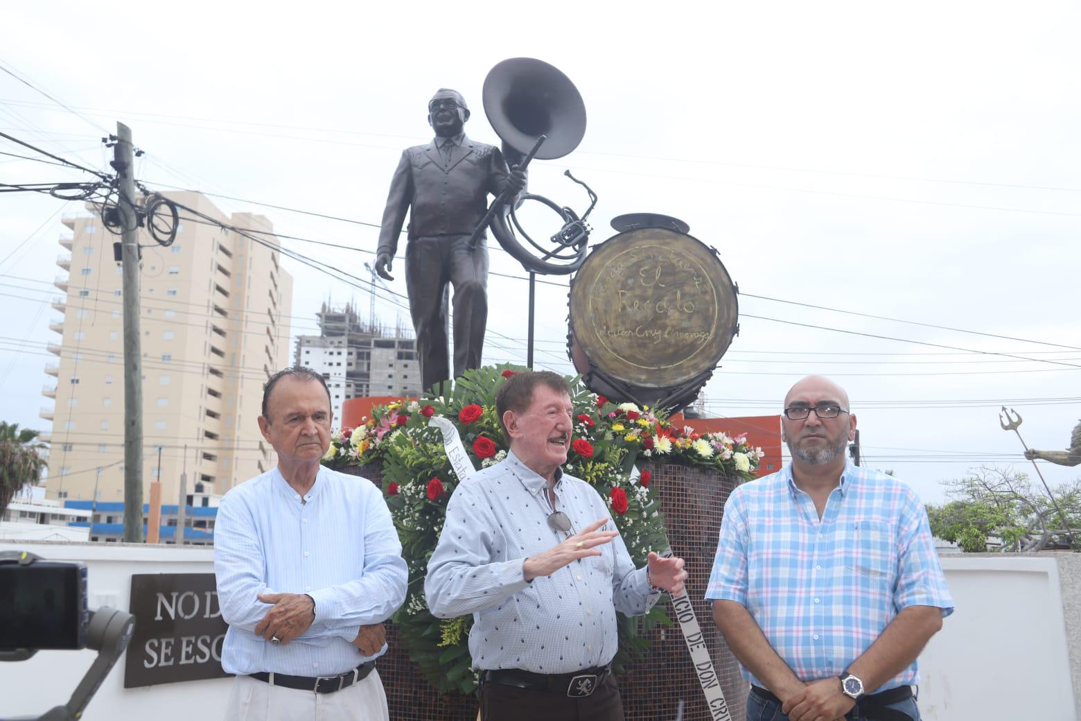 $!Recuerdan a don Cruz Lizárraga al son de la tambora en Mazatlán