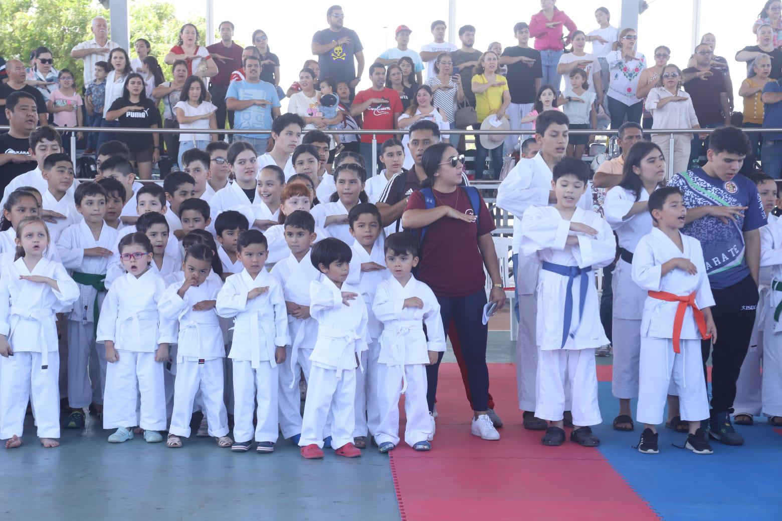 $!Gran fiesta viven karatecas en inauguración de Copa Noroeste