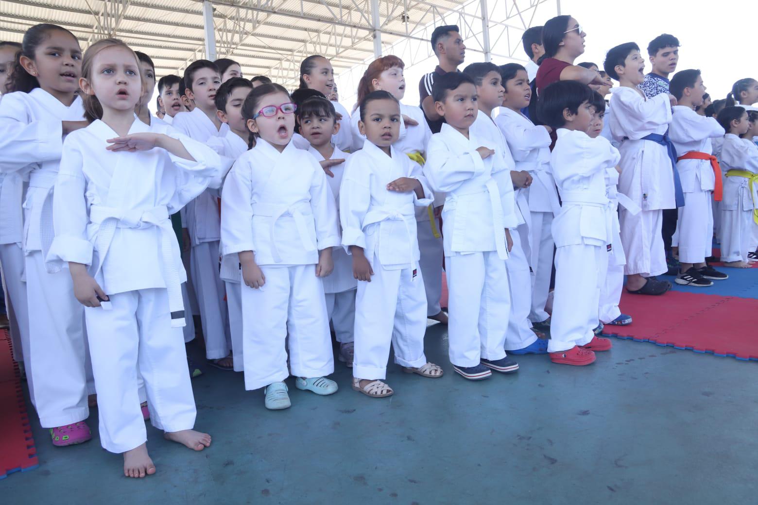 $!Gran fiesta viven karatecas en inauguración de Copa Noroeste