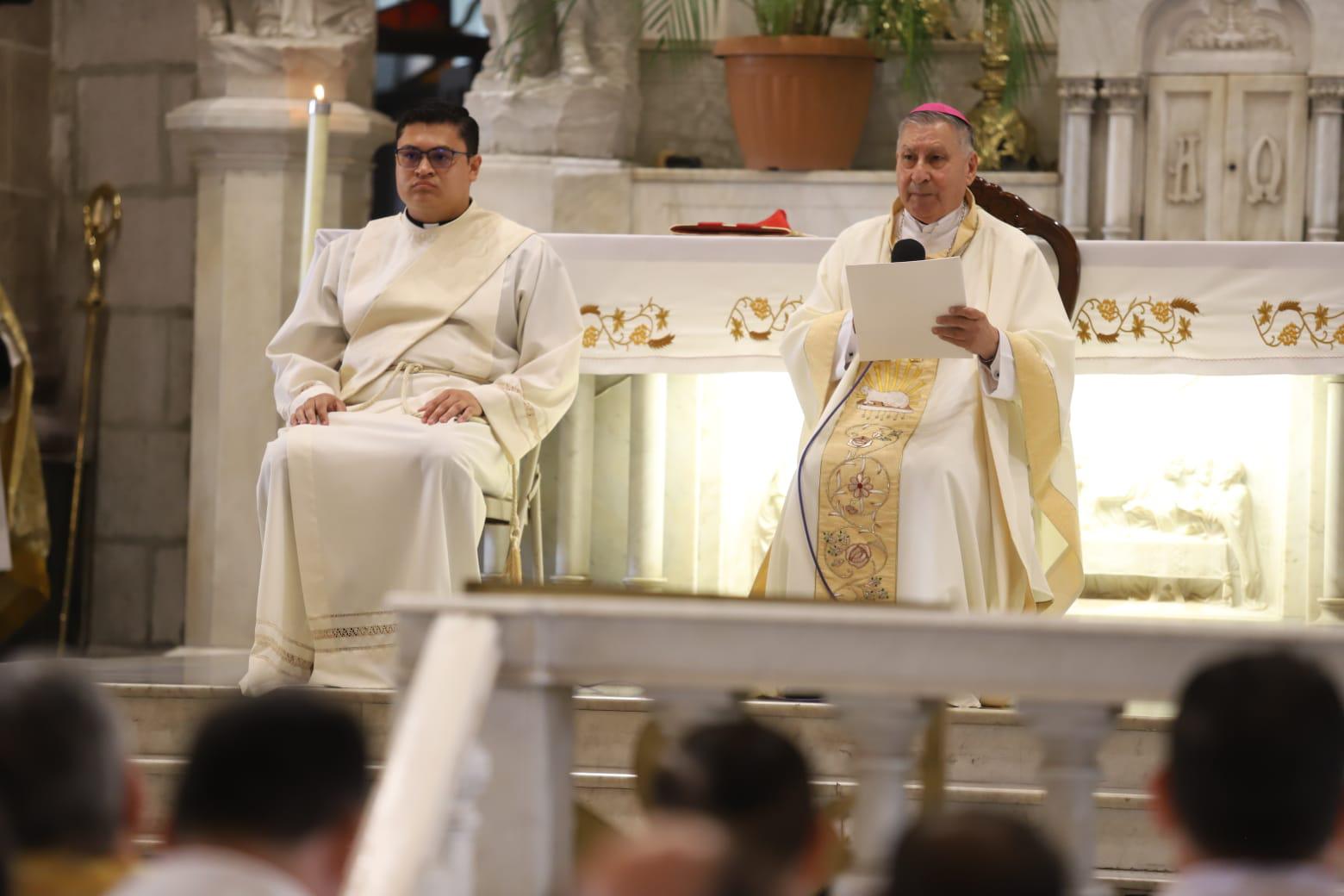 $!Sacerdotes de la Diócesis de Mazatlán renuevan sus promesas en la Misa Crismal