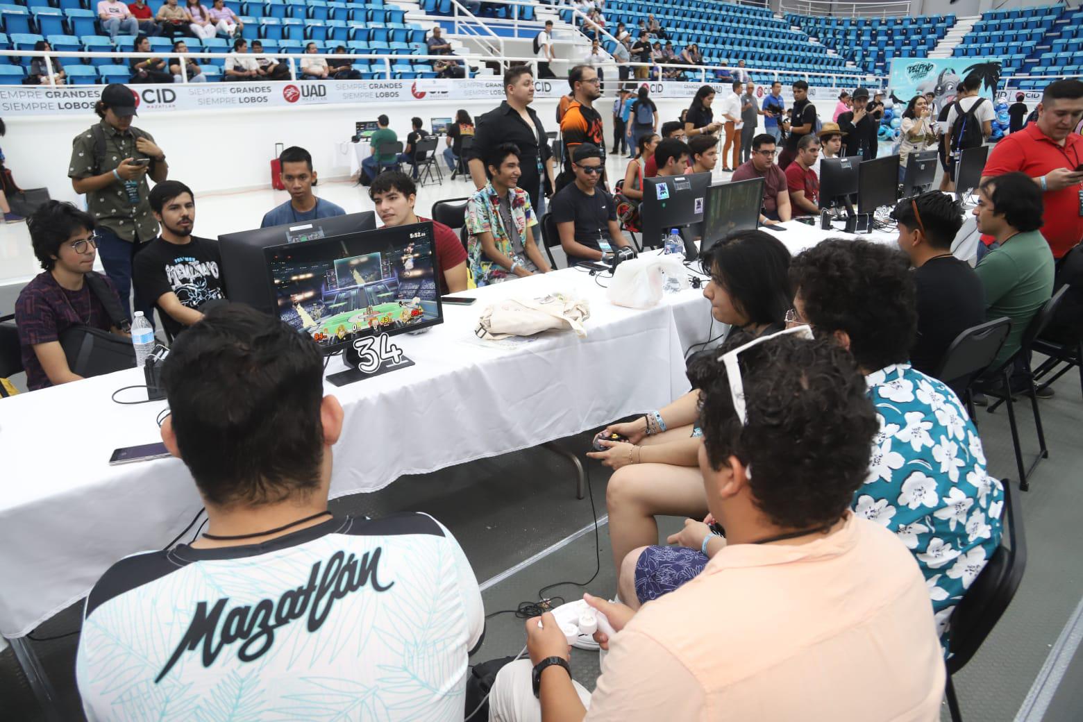$!Une Mazatlán a la comunidad ‘gamer’ en el Delfino Maza 2023