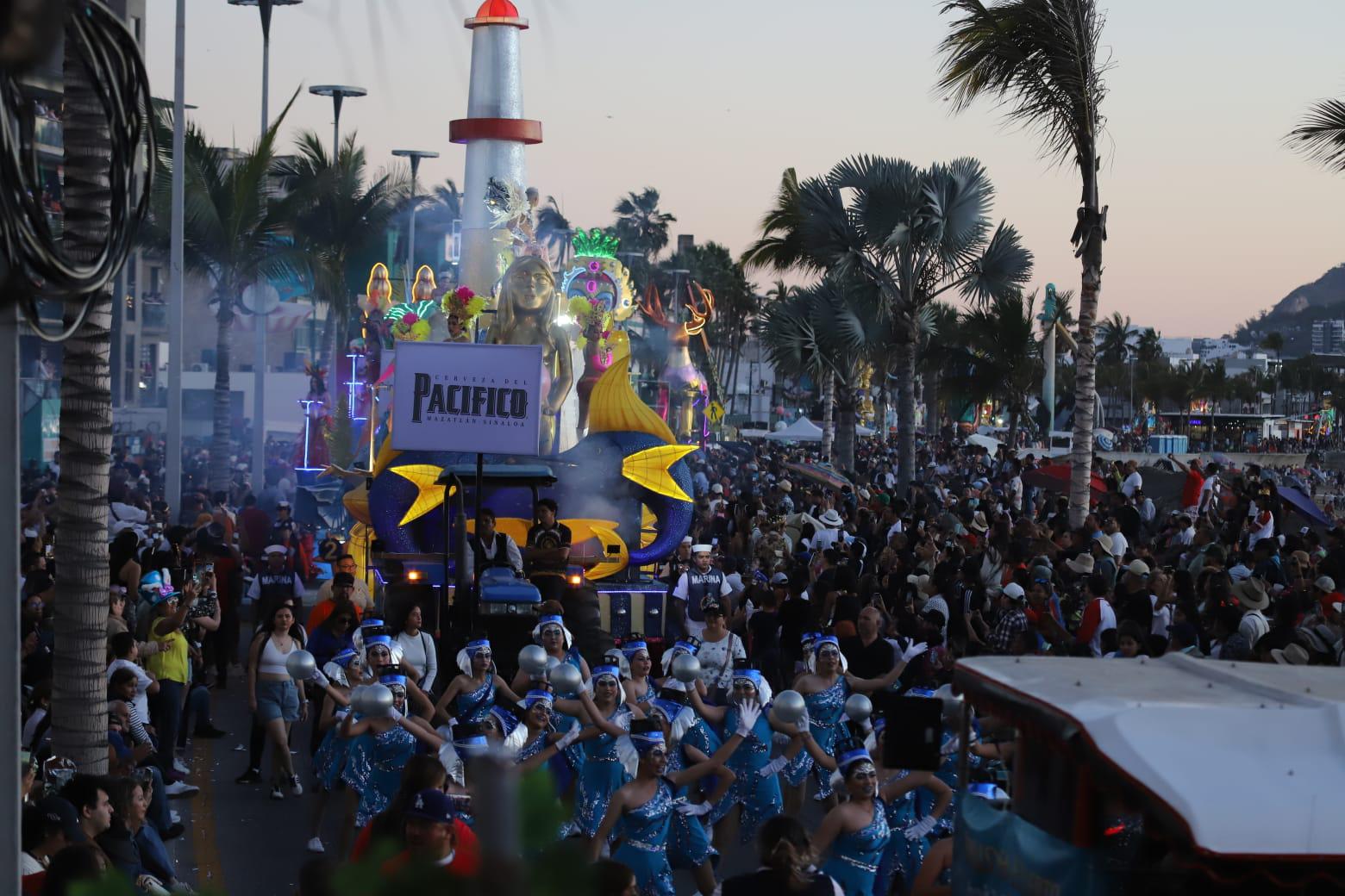 $!Vive Mazatlán la emoción del primer desfile del Carnaval de Mazatlán