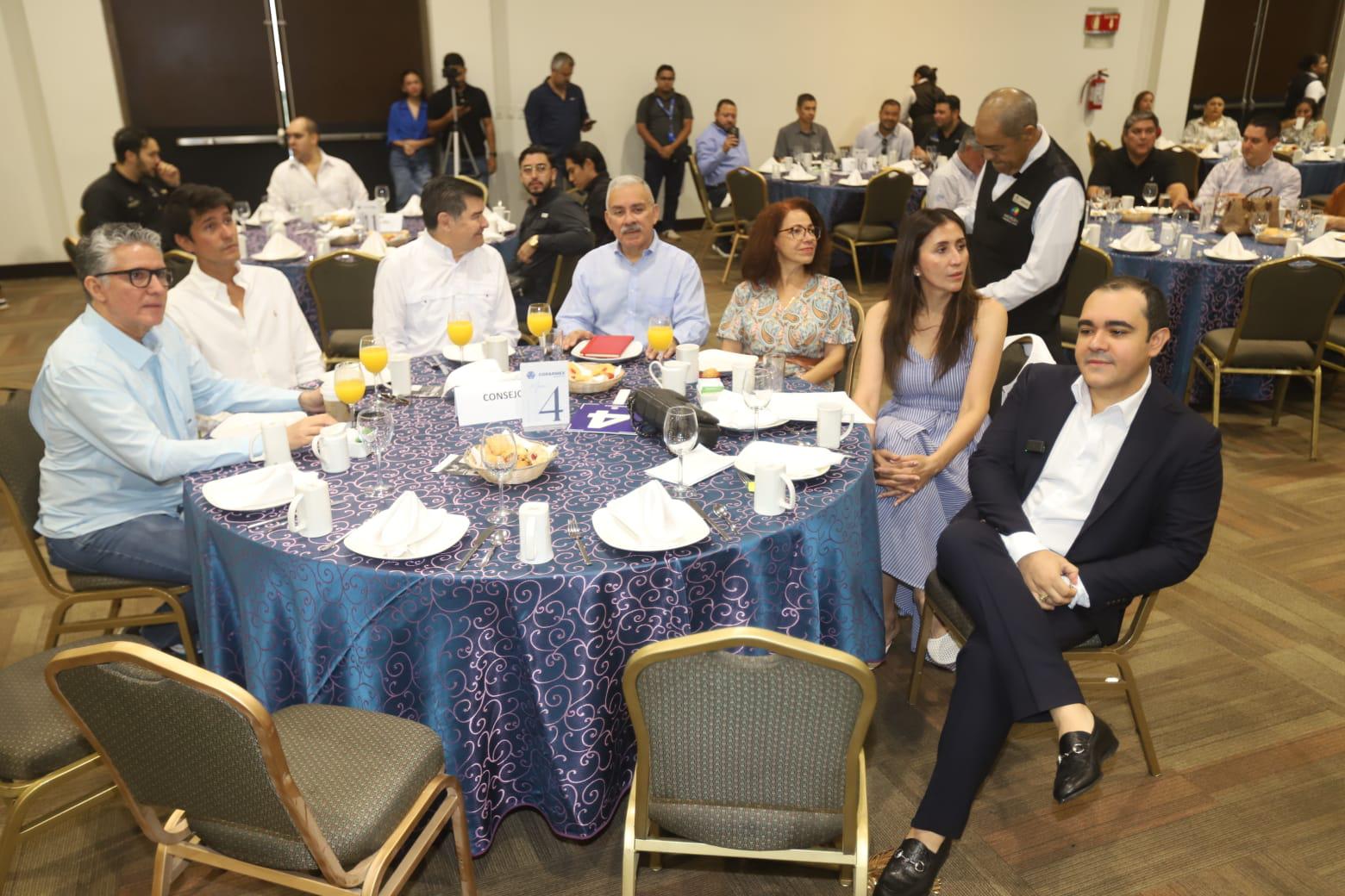 $!Mazatlán compite por el segmento médico de cirugía plástica: Rigoberto Arámburo