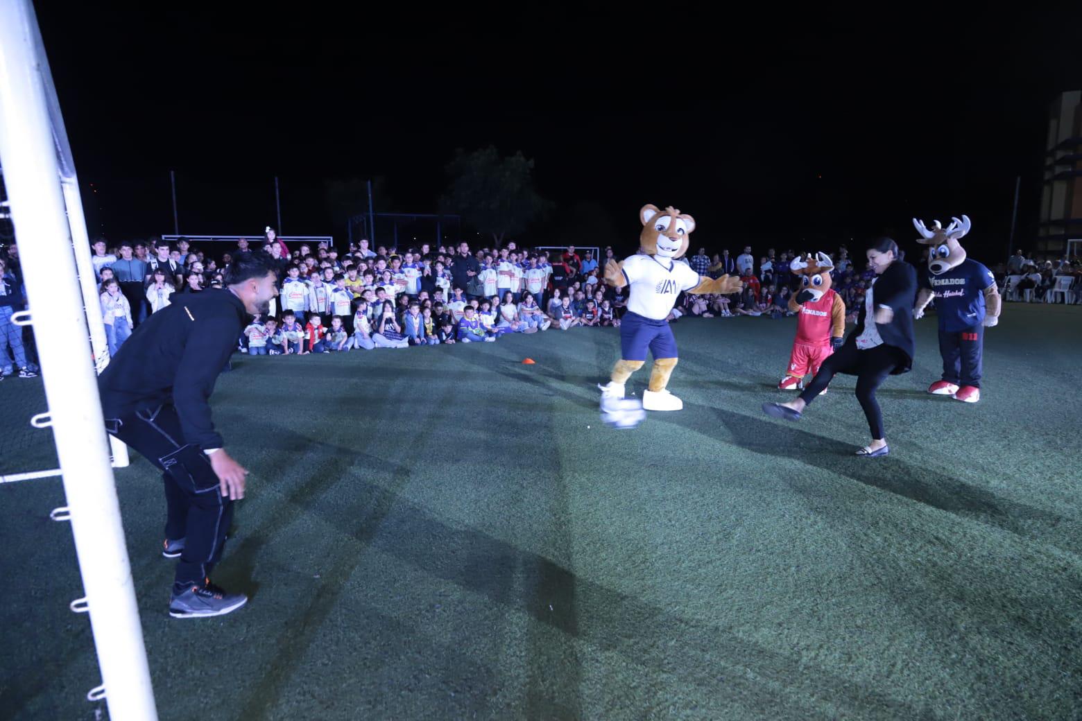 $!Colorida apertura de Festival Deportivo Anglo Moderno
