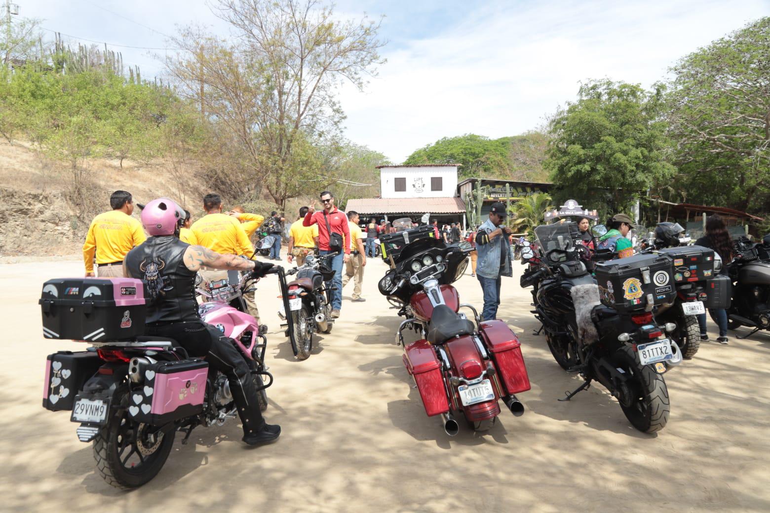 $!Disfrutan decenas de bikers de la tradicional rodada regional a La Noria