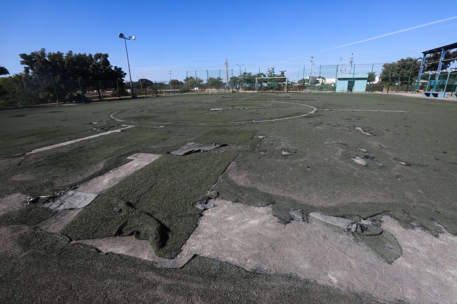 $!Está campo y parque de La Foresta en el abandono; Imdem promete rehabilitarlo