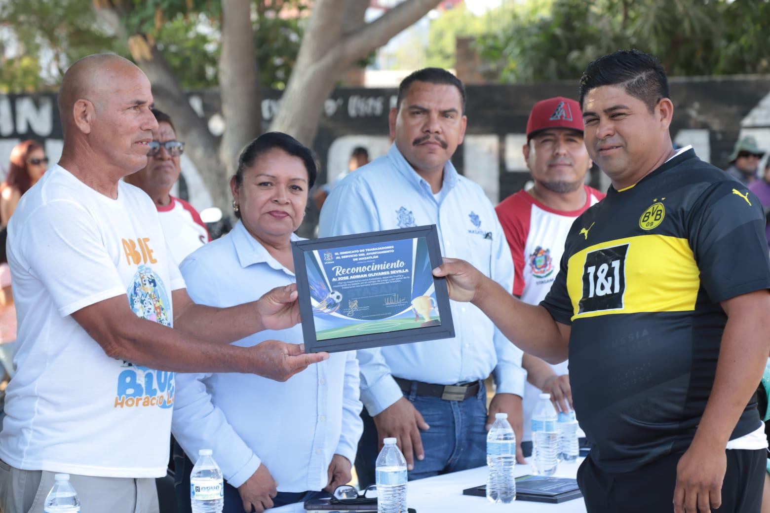 $!Homenajean a compañeros sindicalizados en Torneo STASAM