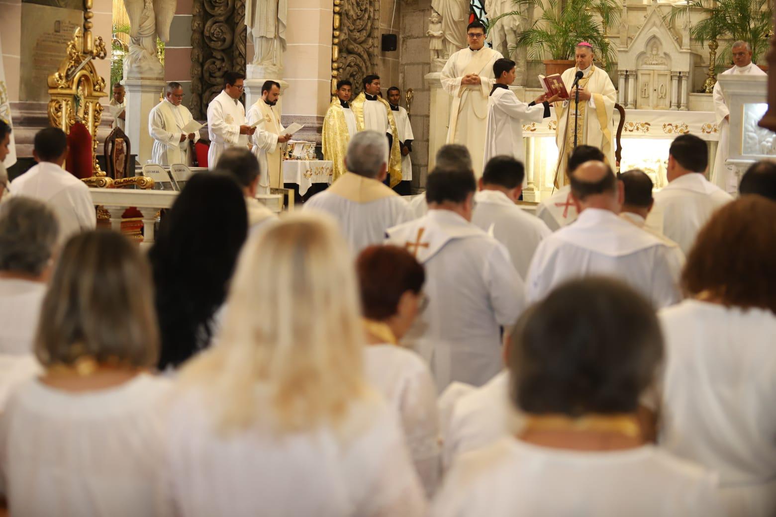 $!Sacerdotes de la Diócesis de Mazatlán renuevan sus promesas en la Misa Crismal