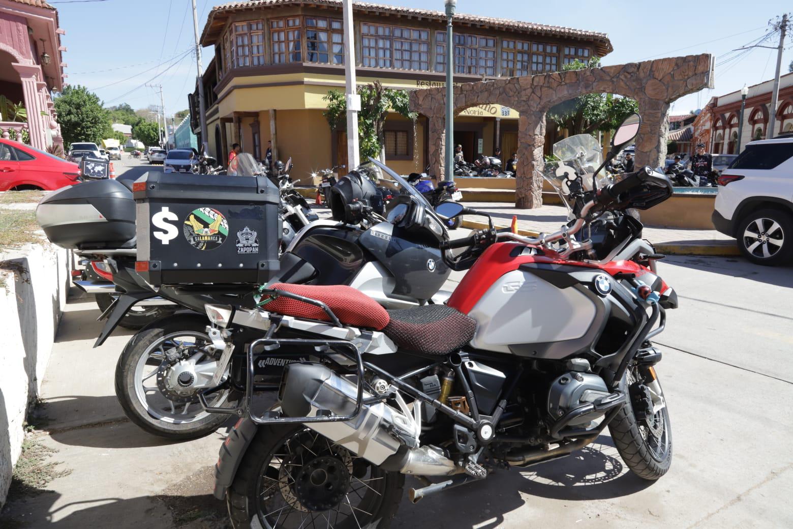 $!Motociclistas promueven la seguridad en zonas rurales de Mazatlán