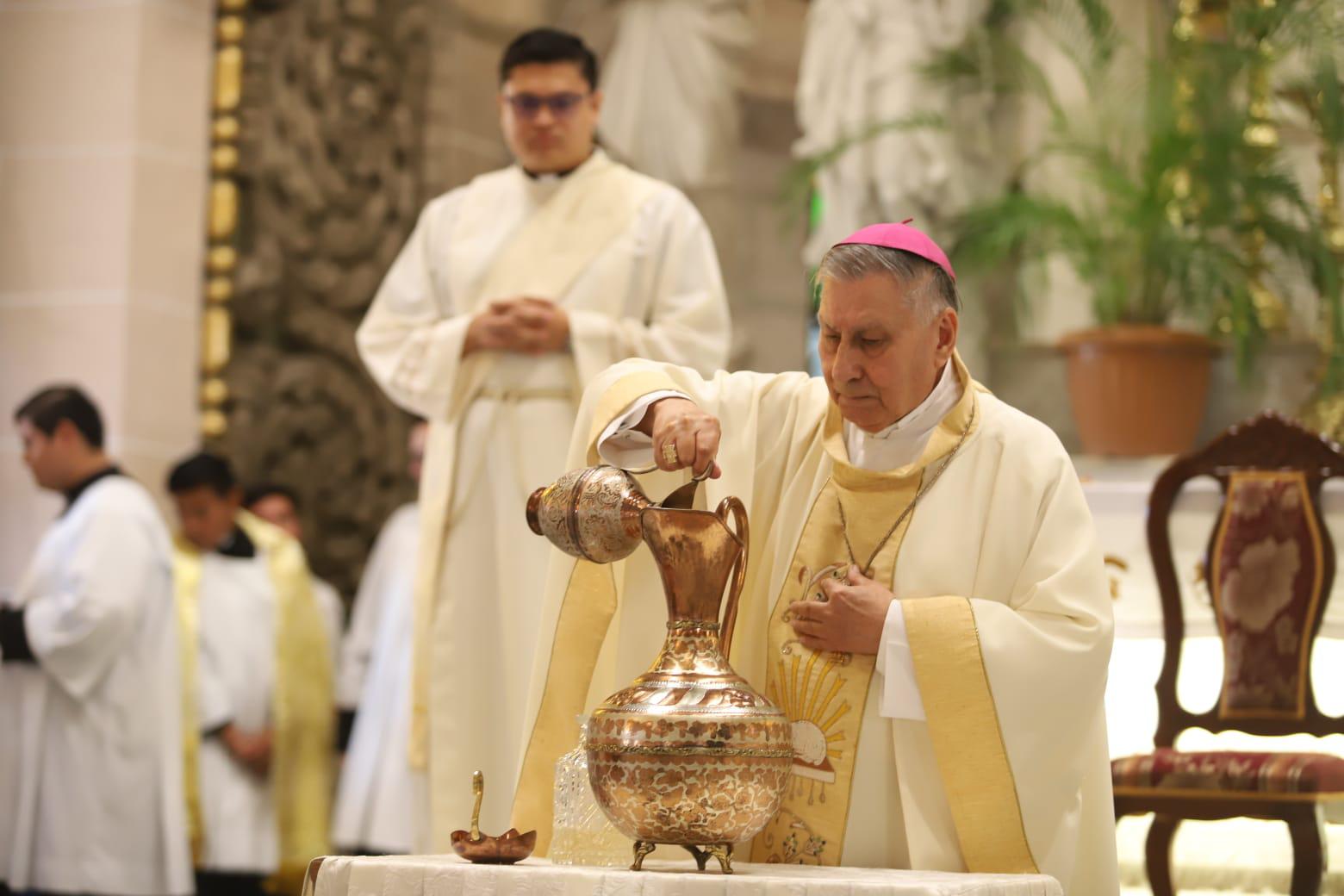 $!Sacerdotes de la Diócesis de Mazatlán renuevan sus promesas en la Misa Crismal