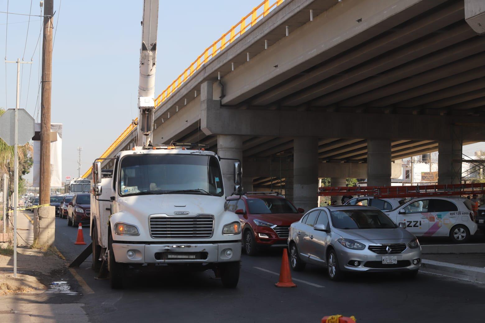 $!Vecinos sufren ‘apagón’ de 12 horas por obras en el Paso Superior del Libramiento Colosio
