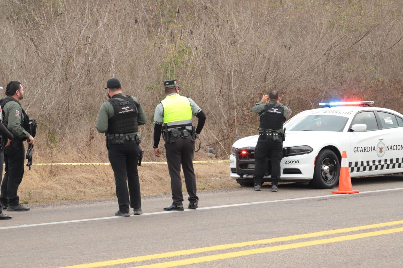 $!Hallan a un hombre sin vida sobre la autopista Mazatlán-Durango