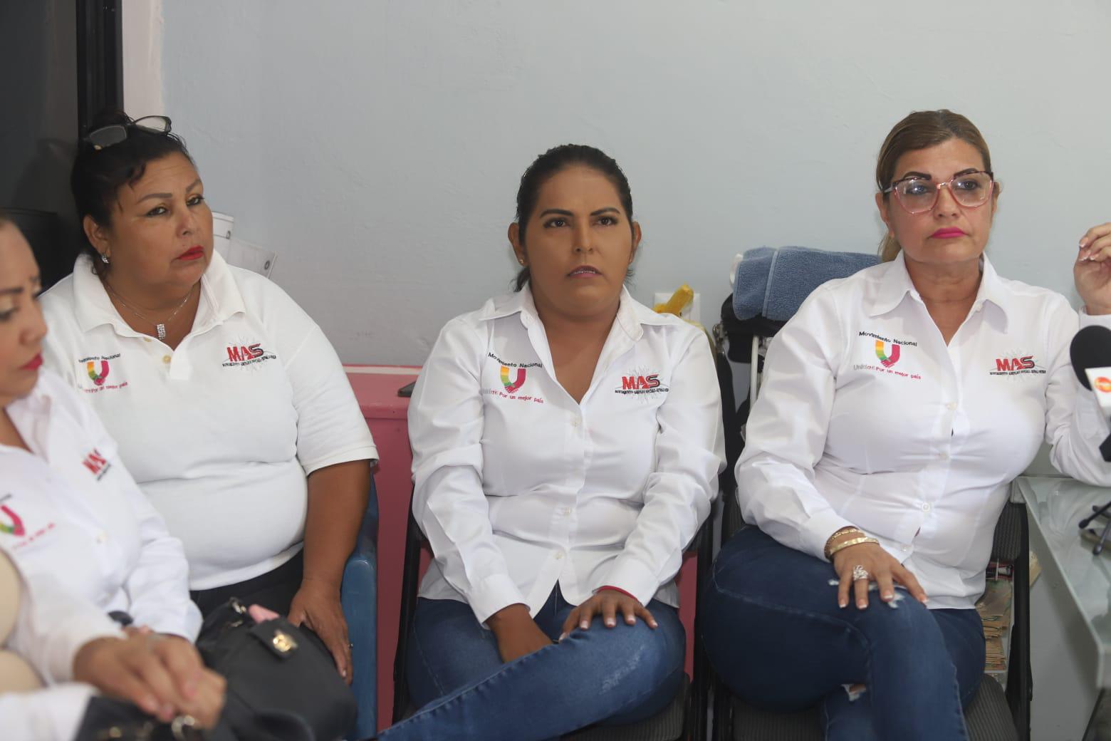 $!Con marcha exigirán a AMLO construcción de mil casas en Sinaloa