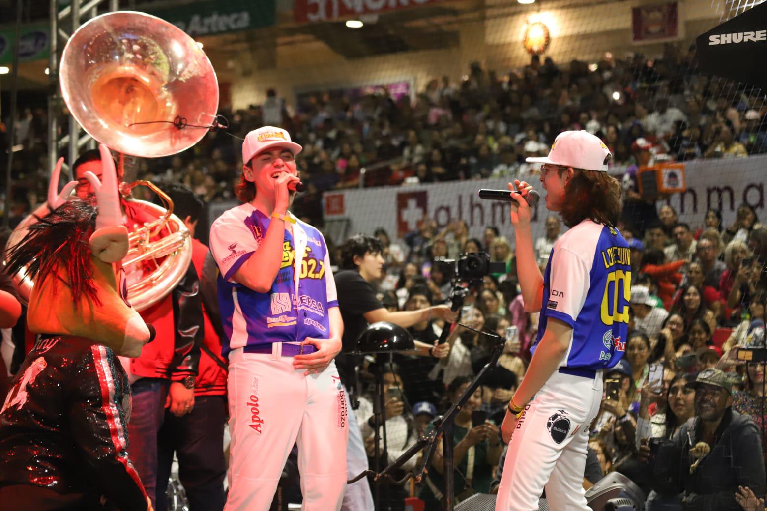 $!Los Esquivel.