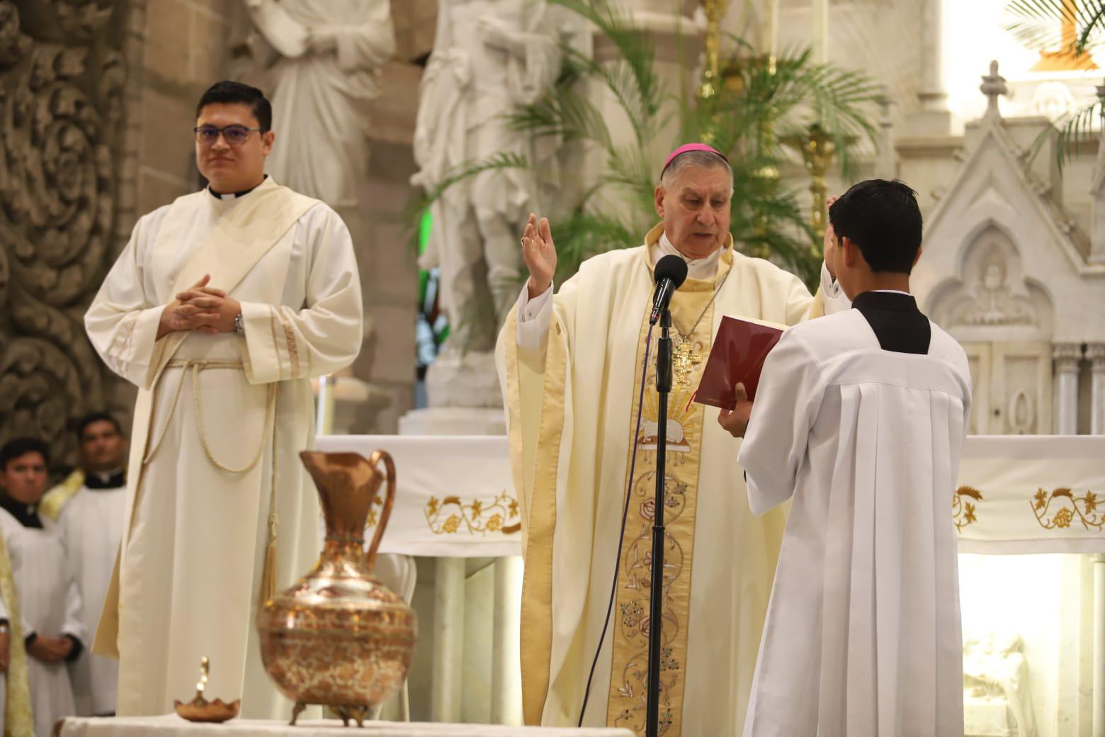 $!Sacerdotes de la Diócesis de Mazatlán renuevan sus promesas en la Misa Crismal