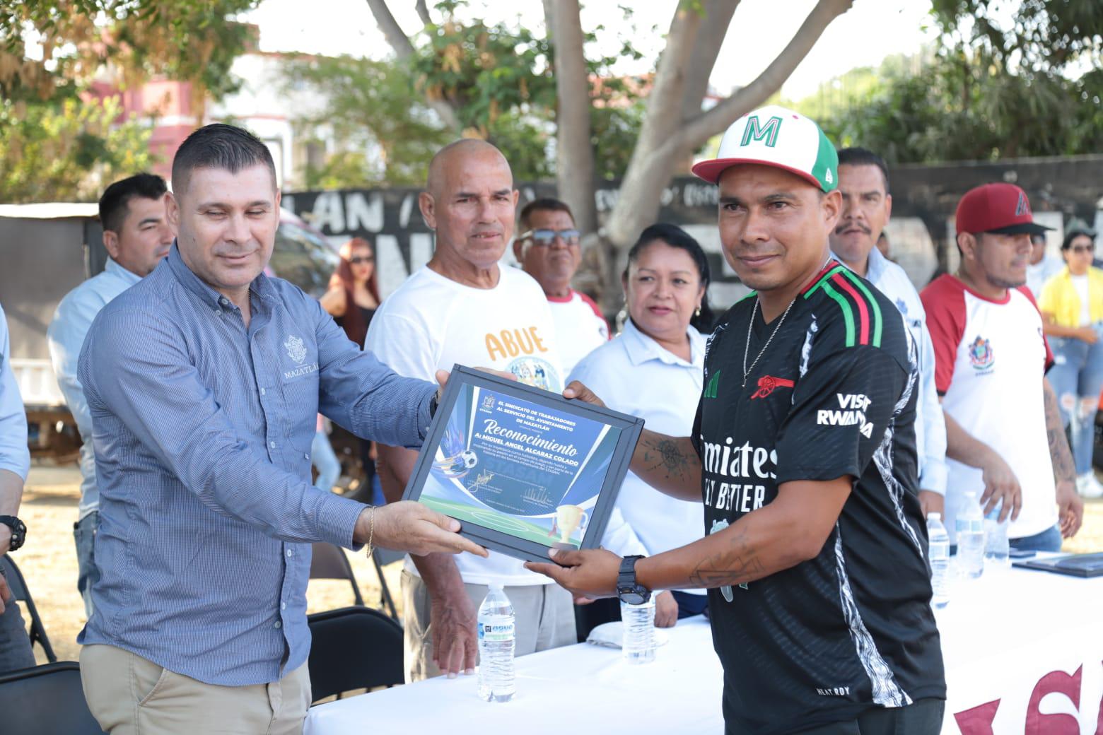 $!Homenajean a compañeros sindicalizados en Torneo STASAM