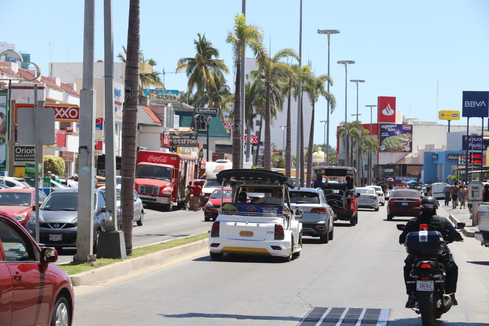 $!Dicen transportistas de Mazatlán que pierden pasaje si no traen música