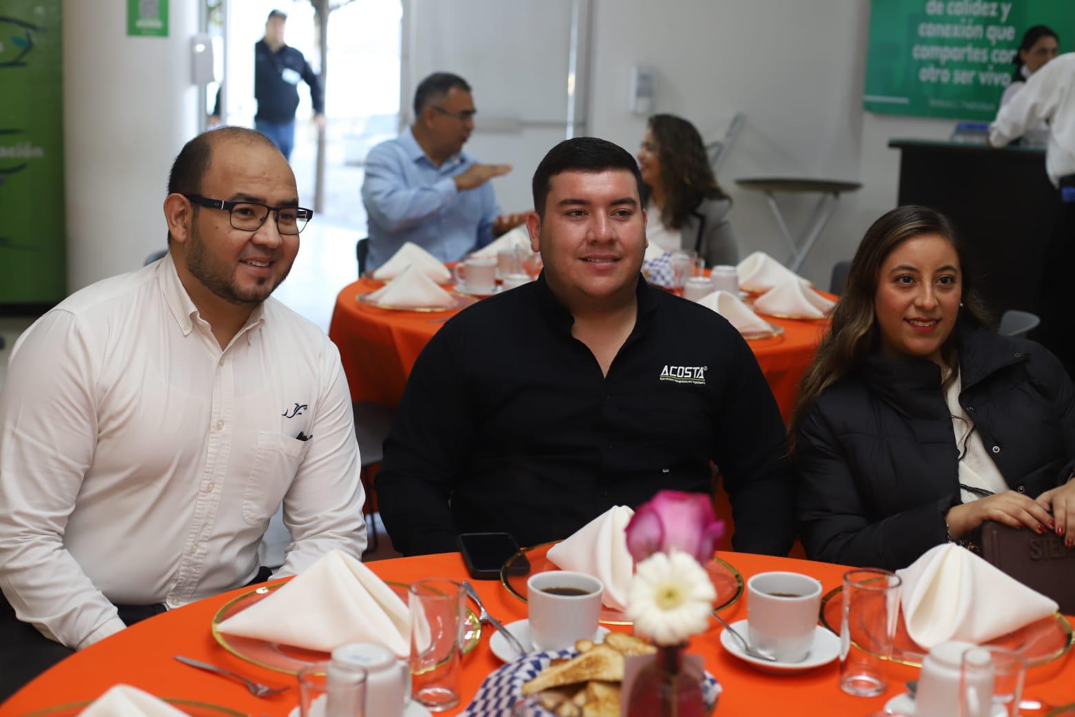 $!Fernando Murillo, Antonio Acosta y Aylin Contreras.