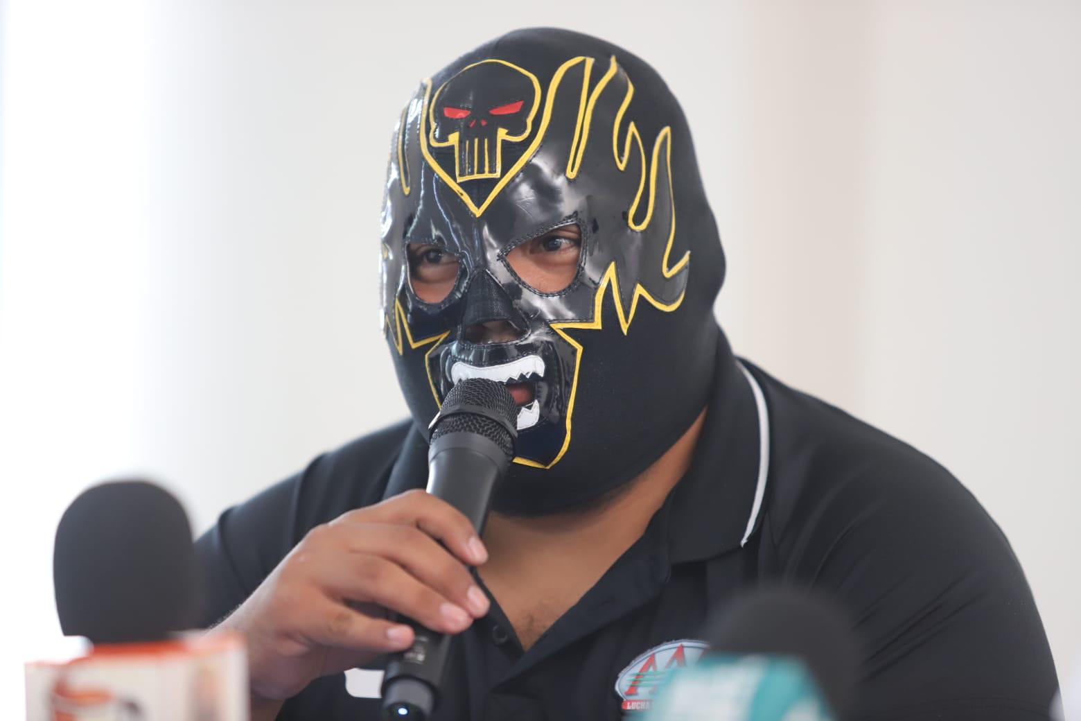 $!Destapan lucha inicial en presentación de La Parka en Mazatlán