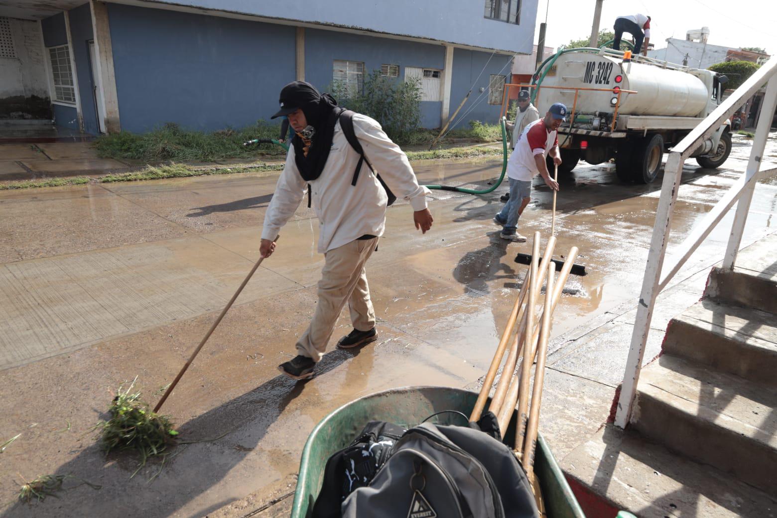 $!Viven complicada madrugada vecinos colindantes al Arroyo Jabalines