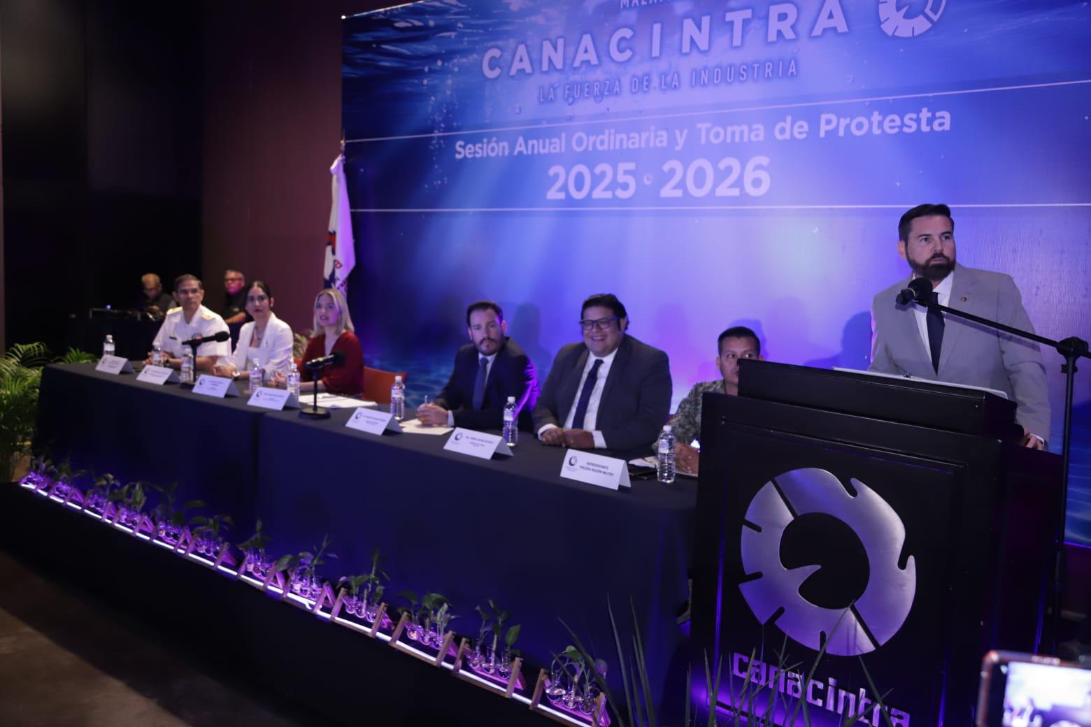 $!Rinde protesta mesa directiva 2025-2026 de Canacintra Mazatlán